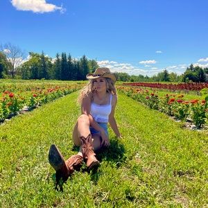 Meet your Posher, Tori